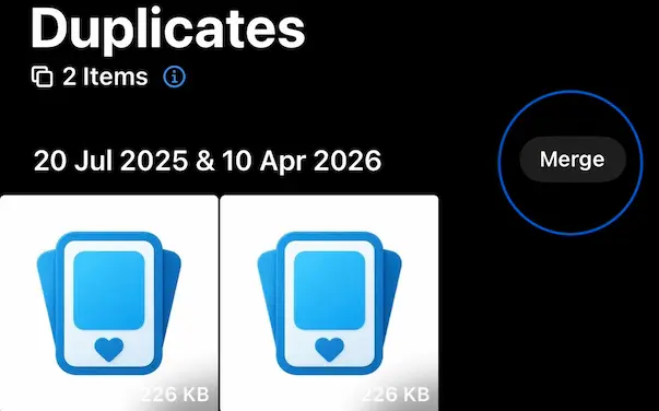 Nærbillede af knappen Flet på et dubletpar i iPhone Fotos